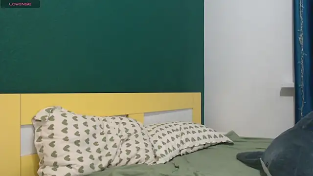 Shy Kira online show from April 1, 1:41 pm