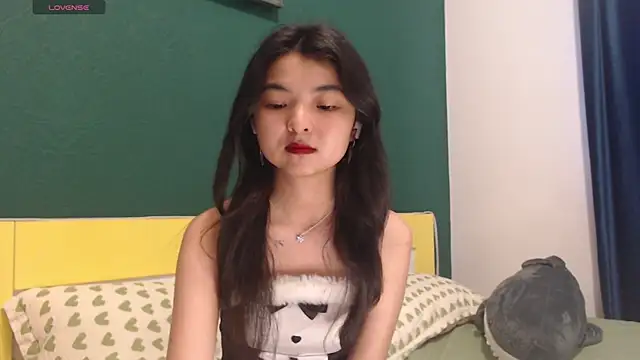 Snapshot of Shy_Kira chatting on June 8, 8:48 am Shy Kira online show from June 8, 8:48 am