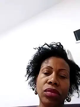 Snapshot of littlebrunett chatting on December 6, 12:16 pm littlebrunett online show from December 6, 12:16 pm