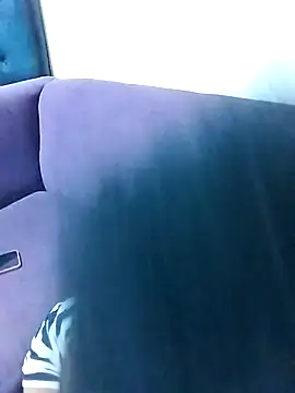 Snapshot of littlebrunett chatting on December 18, 11:24 am littlebrunett online show from December 18, 11:24 am