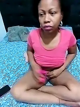 Snapshot of littlebrunett chatting on December 22, 2:06 pm littlebrunett online show from December 22, 2:06 pm