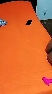 Snapshot of littlebrunett chatting on February 5, 11:02 am littlebrunett online show from February 5, 11:02 am