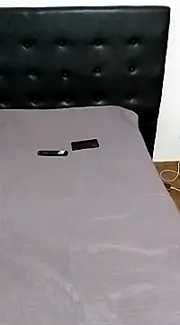 Snapshot of littlebrunett chatting on February 6, 10:04 am littlebrunett online show from February 6, 10:04 am