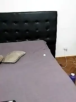 Snapshot of littlebrunett chatting on February 23, 9:11 am littlebrunett online show from February 23, 9:11 am