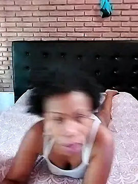 Snapshot of littlebrunett chatting on October 4, 12:25 pm littlebrunett online show from October 4, 12:25 pm