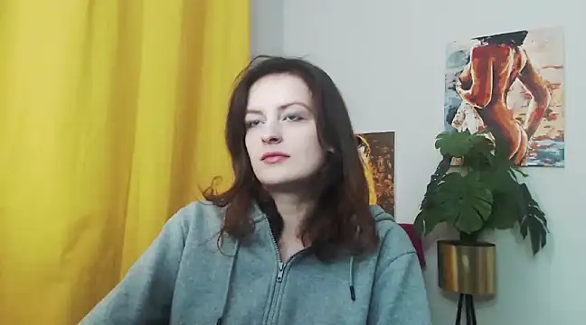 juicyNadine online show from December 3, 6:15 am