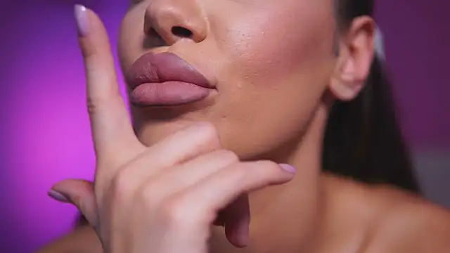 Snapshot of NatyDesiree chatting on March 8, 11:16 am NatyDesiree online show from March 8, 11:16 am