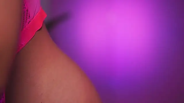 Snapshot of NatyDesiree chatting on March 12, 8:08 am NatyDesiree online show from March 12, 8:08 am