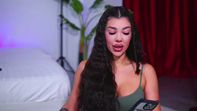 Snapshot of NatyDesiree chatting on October 4, 9:07 am NatyDesiree online show from October 4, 9:07 am