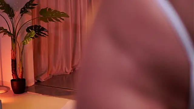 NatyDesiree online show from March 30, 7:15 pm