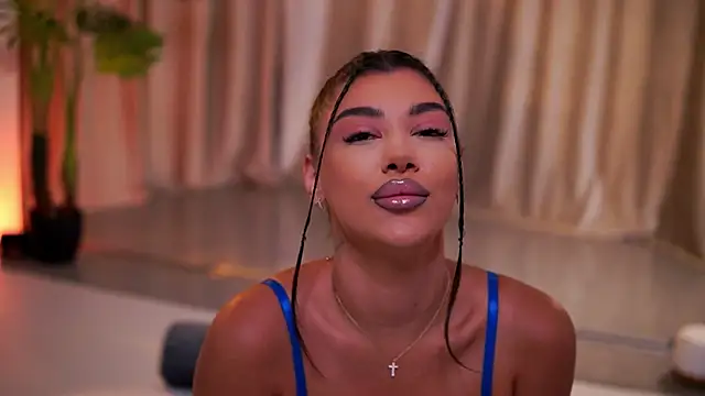 NatyDesiree online show from August 3, 7:06 pm