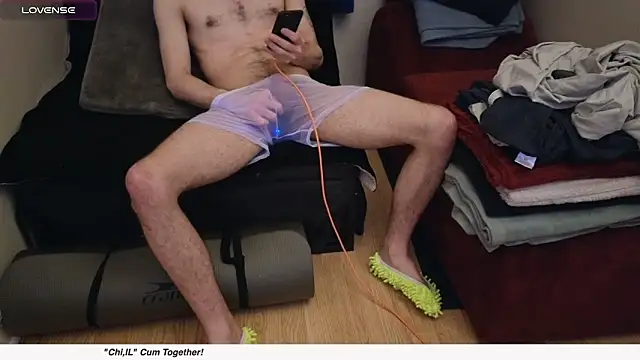 Snapshot of pantslesstraveler_plt chatting on February 24, 12:16 pm pantslesstraveler plt online show from February 24, 12:16 pm