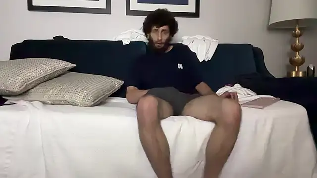 Snapshot of pantslesstraveler_plt chatting on October 28, 8:51 am pantslesstraveler plt online show from October 28, 8:51 am