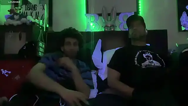 Snapshot of pantslesstraveler_plt chatting on November 12, 5:08 am pantslesstraveler plt online show from November 12, 5:08 am