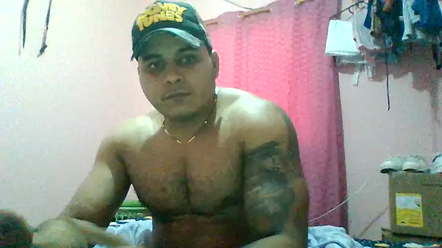 SaucyAffair0 online show from July 19, 10:35 pm