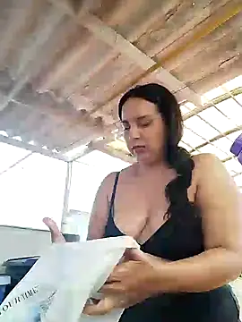 Snapshot of allison-dreams chatting on January 14, 6:38 pm allison-dreams online show from January 14, 6:38 pm