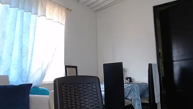 Snapshot of allison-dreams chatting on January 25, 2:58 pm allison-dreams online show from January 25, 2:58 pm