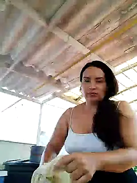 Snapshot of allison-dreams chatting on January 25, 6:02 pm allison-dreams online show from January 25, 6:02 pm