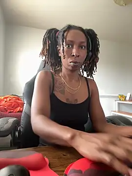 Snapshot of LeyaHoneybuns chatting on September 16, 4:41 pm LeyaHoneybuns online show from September 16, 4:41 pm