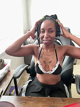 LeyaHoneybuns online show from February 11, 4:34 pm