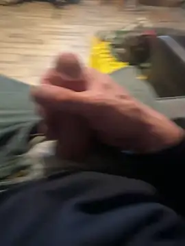 Snapshot of Tbone3390 chatting on February 16, 10:50 pm Tbone3390 online show from February 16, 10:50 pm