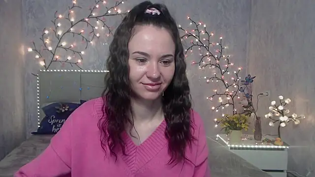 Snapshot of KaraCriegs chatting on April 19, 6:10 pm KaraCriegs online show from April 19, 6:10 pm