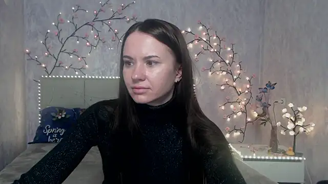 Snapshot of KaraCriegs chatting on April 27, 5:33 pm KaraCriegs online show from April 27, 5:33 pm