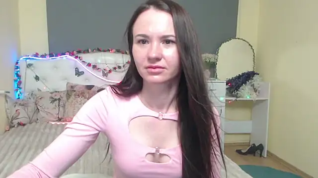 Snapshot of KaraCriegs chatting on May 3, 7:20 pm KaraCriegs online show from May 3, 7:20 pm