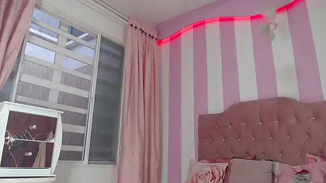 Snapshot of zaleya_mateus chatting on June 17, 11:01 am zaleya mateus online show from June 17, 11:01 am