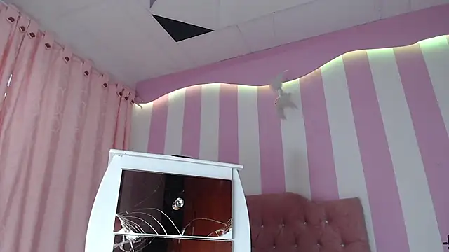 Snapshot of zaleya_mateus chatting on July 9, 12:53 pm zaleya mateus online show from July 9, 12:53 pm