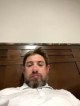 Snapshot of caliguy37 chatting on January 8, 3:20 am caliguy37 online show from January 8, 3:20 am
