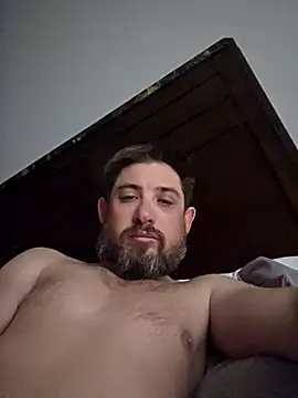 Snapshot of caliguy37 chatting on April 20, 3:53 am caliguy37 online show from April 20, 3:53 am