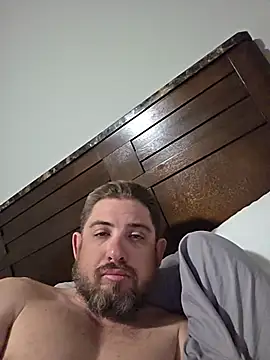 Snapshot of caliguy37 chatting on May 22, 6:42 am caliguy37 online show from May 22, 6:42 am