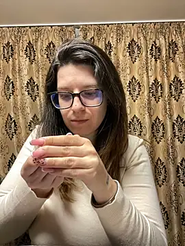 NadiraNoor online show from April 12, 10:26 pm