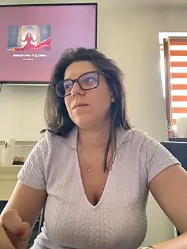 Snapshot of NadiraNoor chatting on June 11, 7:39 am NadiraNoor online show from June 11, 7:39 am