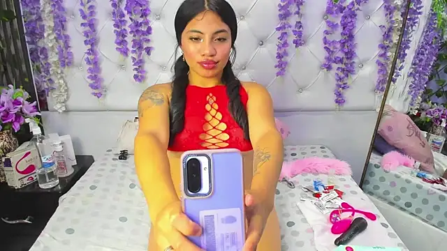 Snapshot of arianaa_tompsoon chatting on February 12, 8:04 pm arianaa tompsoon online show from February 12, 8:04 pm