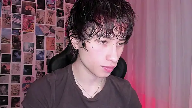 Snapshot of liamelf chatting on November 18, 5:45 am liamelf online show from November 18, 5:45 am