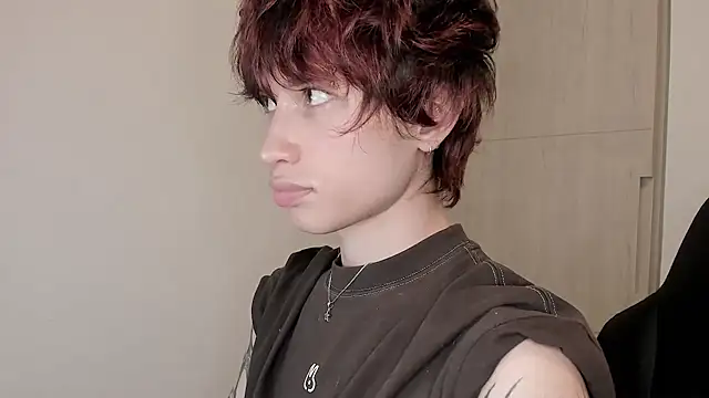 liamelf online show from February 4, 6:30 am