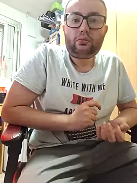 Javier bear online show from April 15, 1:29 pm