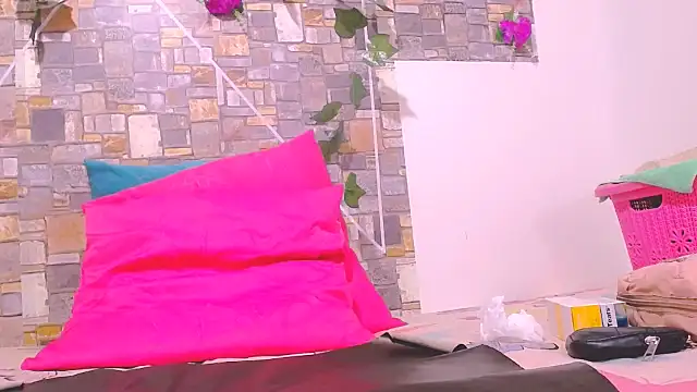 Snapshot of MaidenGame chatting on May 18, 3:07 pm MaidenGame online show from May 18, 3:07 pm