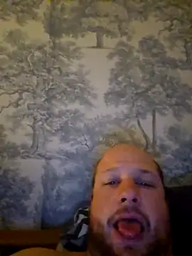 Snapshot of destructeur6 chatting on April 14, 6:03 pm destructeur6 online show from April 14, 6:03 pm
