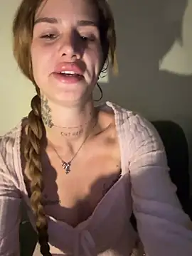 EmiliaCatalina online show from June 7, 11:19 pm