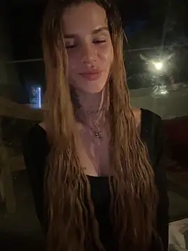 EmiliaCatalina online show from June 8, 11:49 pm