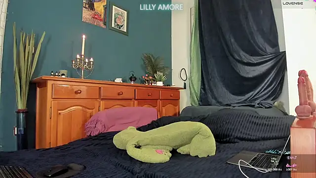 Snapshot of LillyAmore chatting on May 23, 5:06 pm LillyAmore online show from May 23, 5:06 pm