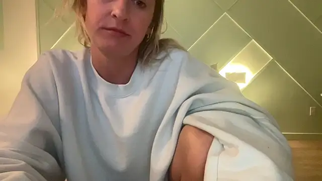 Snapshot of Aggbb chatting on January 12, 2:03 am Aggbb online show from January 12, 2:03 am