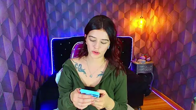 LiaHarryis online show from February 9, 6:34 pm