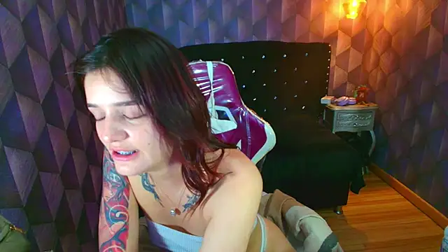 LiaHarryis online show from March 26, 6:35 pm