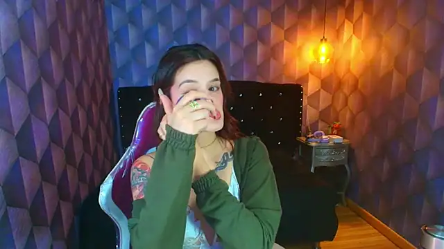 LiaHarryis online show from March 31, 7:14 pm