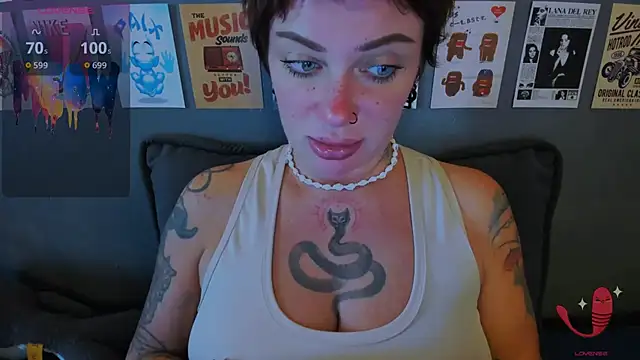 Snapshot of EllieOz chatting on July 5, 3:41 pm EllieOz online show from July 5, 3:41 pm