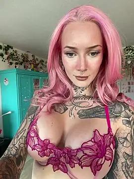 Snapshot of Stella-Kink chatting on May 29, 10:24 am Stella-Kink online show from May 29, 10:24 am